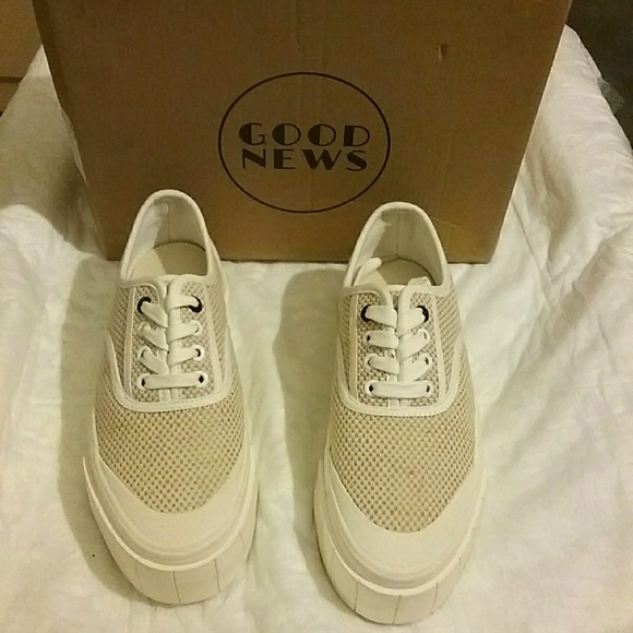 GOOD NEWS NIB Sneakers, US sz 6 - Picture 1 of 8